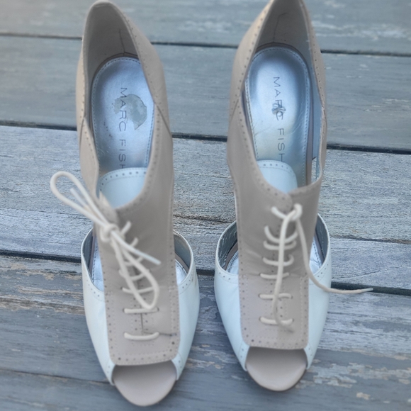 Heels - Picture 4 of 5